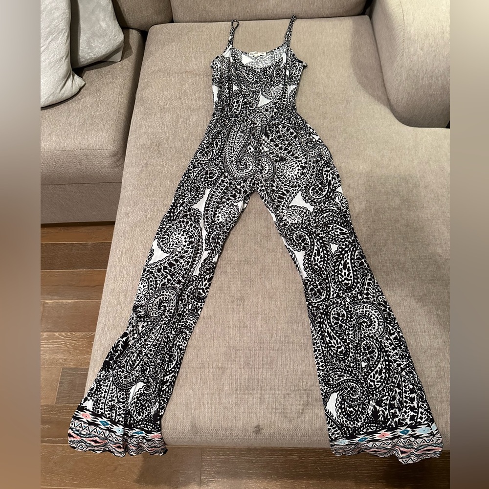 Cute, Sexy and Stylish Spaghetti Strap Lightweight Jumpsuit! Small